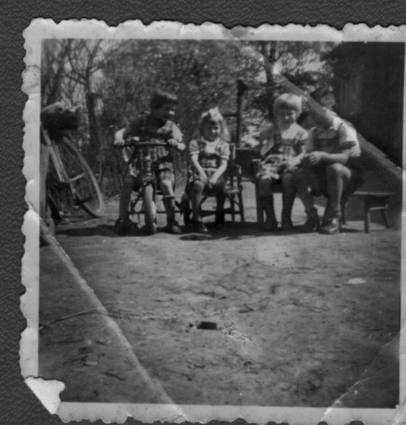 CCF_000315_Lübow_RegineTinaSusiMartin1958