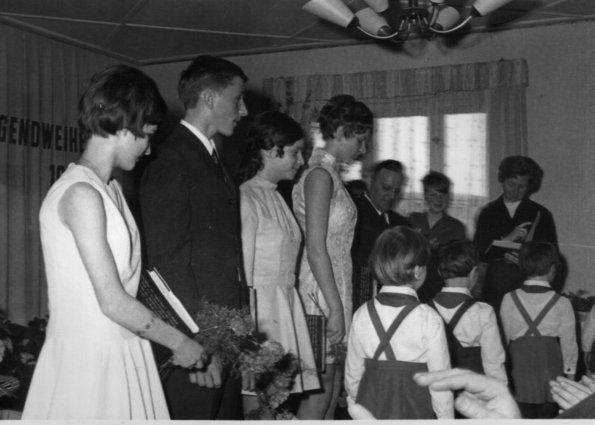 Neu_1_CCF_000343_TinaJugendweihe_Lübow1968_001