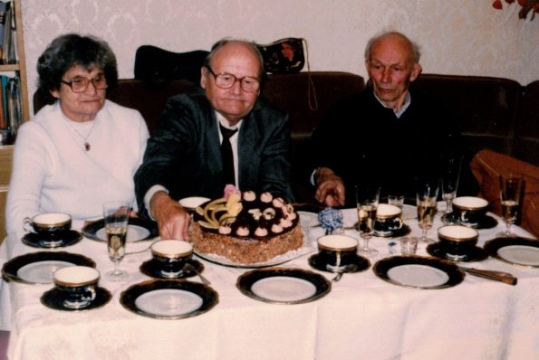 Neu_1_CCF_000403_70Geb.Lotte_lübow1990_02.pg