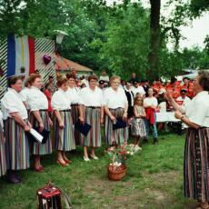 020_21_FeuerwehrfestLübow_Chor mit Frau Gannemann und Frau Funk_ Chorleiter Frl. Nagel