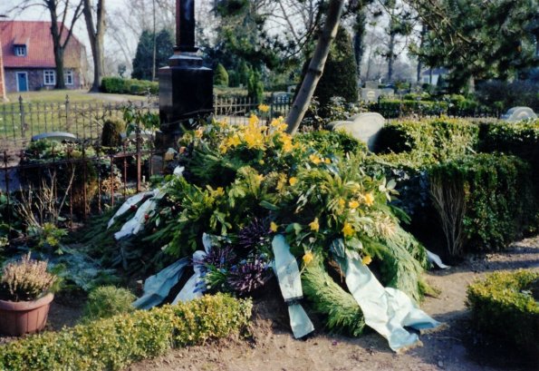 CCF_000169_2009 Friedhof Lübow-Opa Ulli